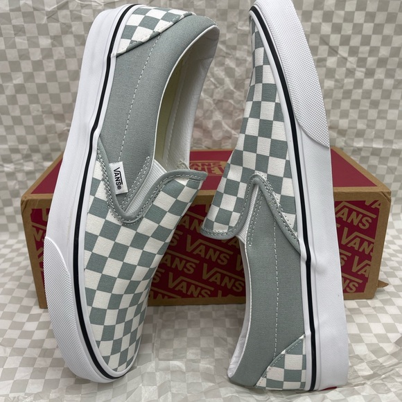 Vans WMN Classic Slip-On
Color Theory Checkerboard Pure Grey
VN000D5PEPO Sneaker - Picture 5 of 16